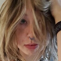 Finn Isfine Meztelen