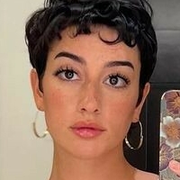 Gianna Evelyn Meztelen