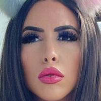 Gigi Tucker Meztelen