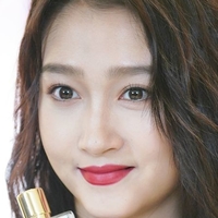 Guan Xiaotong Meztelen