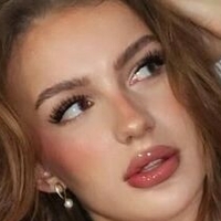 Hannah Marleen Meztelen