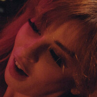 Harley Sinn Meztelen