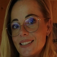 Helena Traum Meztelen