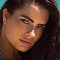 Holly Young Meztelen