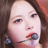 Hong Eunchae 홍은채 | LESSERAFIM Meztelen