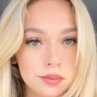 Isabella B Meztelen