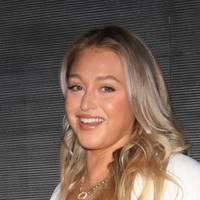 Iskra Lawrence Meztelen
