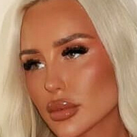 Julia Pawlowska Meztelen