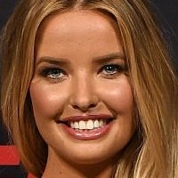 Kahili Blundell Meztelen
