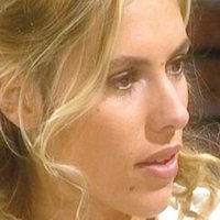 Karine Nuris Meztelen