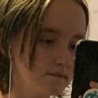 Kathrine S. Meztelen