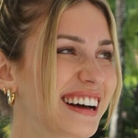 Katie Feeney Meztelen