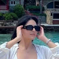 Kelly Badak Meztelen