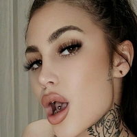 kiarabennet Meztelen