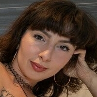 Kiki Helix Meztelen