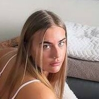 Leah McEwan Meztelen