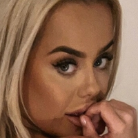 Loren Lucia Meztelen