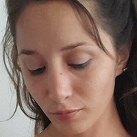 luciaroldan Meztelen