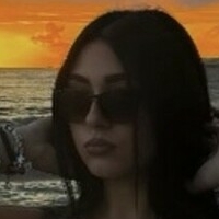 _lucrexiia._ Meztelen