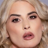 Lucy Hart Meztelen