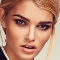 Luisa Hartema Meztelen
