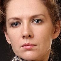 Marija Surova Meztelen