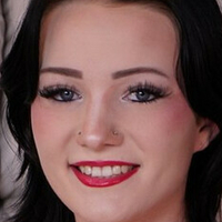 Mercedes Mac Meztelen