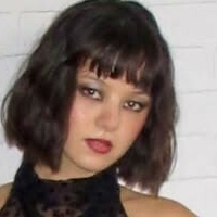 Mikaylageier Meztelen