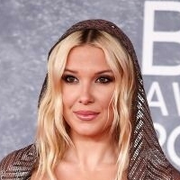 Millie B Meztelen