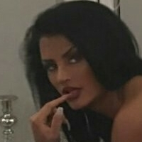 Miss West Meztelen