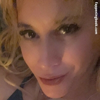 Ms. Cougar Mam Meztelen