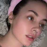 naked.hugs aka Sam Meztelen