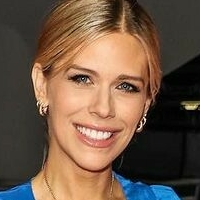 Nicki Shields Meztelen