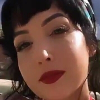 Nicole Jeann Meztelen