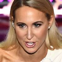Nikki Glaser Meztelen