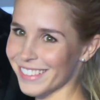 Nina Weiss Meztelen