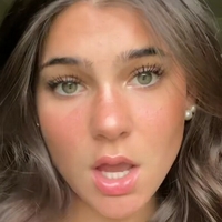 Oliviarwoods Meztelen
