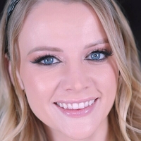 Paris White Meztelen