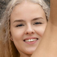 Petite Emma Meztelen