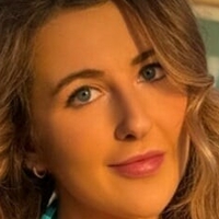 Poppy Nzach Meztelen