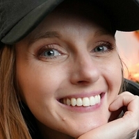 Protect_The_Om Meztelen