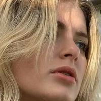 Radhica Isac Meztelen