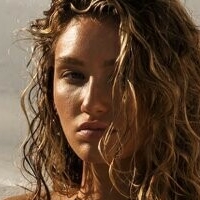 Riley Russell Meztelen