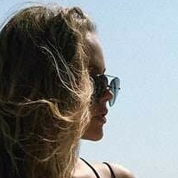 Sade Katarina Meztelen