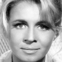 Salome Jens Meztelen