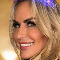 Samantha XO Swinger DJ Meztelen