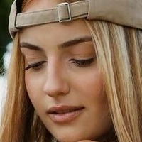 Sara Hestanislau Meztelen