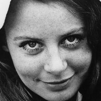 Sarah Miles Meztelen