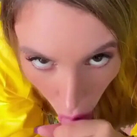 Scarlet Benz Meztelen