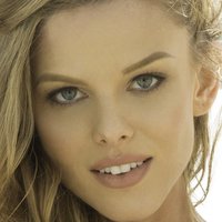 Scarlett Burke Meztelen